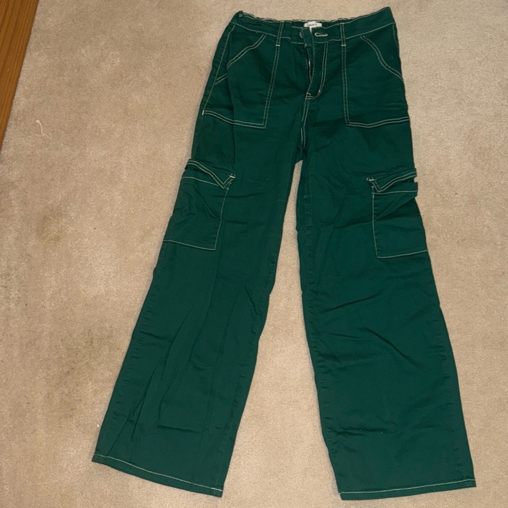 Forever 21 medium green stretchy high waisted straight legged pants
